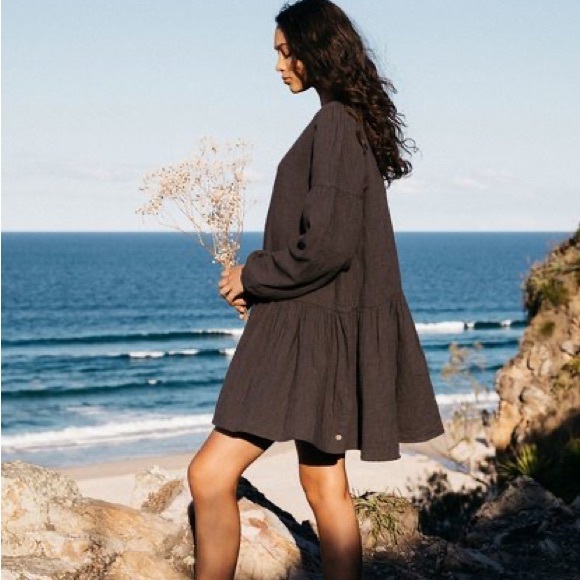 Billabong Black Mini Dress 𓇼 Australia Exclusive - Picture 1 of 9